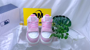 Giày thể thao màu hồng size 36 đến 40 full box