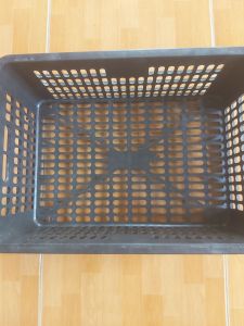 Sọt đựng rác để vỉa hè kích thích 46cm x 32cm x 19cm (Nhựa dày chịu được nắng rất tốt Độ bền rất cao) dùng để đựng rác để trước vỉa hè cho công nhân vệ sinh đường phố thu dọn hoặc Đựng đồ dùng hoặc chở đồ treo phía sau xe gắn máy.