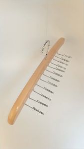 AITPER Wooden Belt Hanger Rotatable 14 Hooks Belt Organizer Sturdy Tie Tank Tops Belt Rack