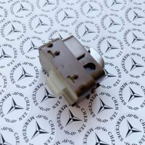 Công Tắc Lên Xuống Kính Mercedes Benz C Class W205 213 222 GLC