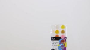 Mont Marte Watercolour Cake Set - 12/16/28/37  Colours + 1 Brush
