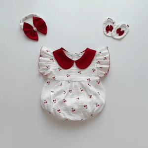 BD48 Body áo liền quần xô muslin cherry đỏ RIOKIDS quần áo cho bé gái sơ sinh đầy tháng