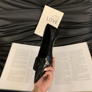 รองเท้าส้นสูงหนังนิ่มทรงหัวแหลมแบบสวมสบายสำหรับผู้หญิง รองเท้าส้นเตี้ยทรงหัวแหลมสำหรับใส่ไปทำงานในชีวิตประจำวัน