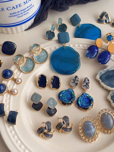 French Style 925 Silver Needle Misty Blue Earrings Elegant Vintage Artistic Fashionable White Enhancing Stud Earrings