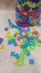 Kidplus บล็อกตัวต่อ 500ชิ้นขนาดใหญ่ บล๊อกตัวต่อมีล้อ Legoตัวต่อของเล่นเด็ก พร้อมกระเป๋าเก็บ ตัวต่อถุงใหญ่ ตัวต่อเสริมทักษะ