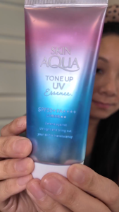 ☀️Ready Stock☀️Skin Aqua Tone Up UV Essence 80g Japan Rohto SPF50+ Moisturizing Sunscreen Mint Green Lavender Latte Beige Rose Red Sun Screen