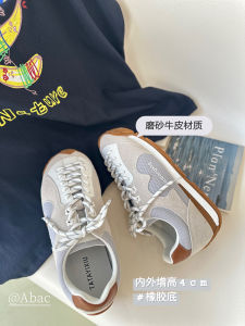 รองเท้าผ้าใบลำลองสำหรับผู้หญิง 2025 รองเท้าผ้าใบลำลองใหม่ที่สวยงาม รองเท้ากีฬาแบบสวมสบาย รองเท้าส้นหนาเพิ่มความสูง รองเท้าสีขาว