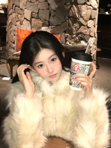 Elegant Short Fox Fur Jacket Womens Outerwear Thickened Warm Plush Winter Fashion Simulation Leather Coat Korean Style