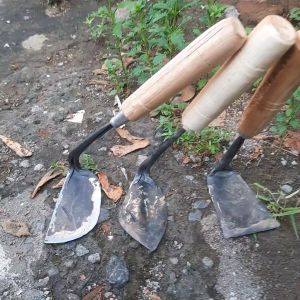 Koret / Kored Gatul Bentuk Oval Bahan Plat Besi Peralatan Taman