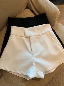 Tomm.Jk ✨กางเกงขาสั้นผู้หญิง✨กางเกงขาสั้นเอวสูง แต่งซิปหน้า การปลอบโยน ทันสมัยและหลวมๆ แมทช์ง่ายได้ทุก