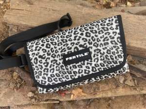 กระเป๋าลายpvc ลายทหาร และสายเสือ