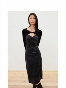 Vero Moda | Đầm Dài Elegance Gồm 2 Mảnh Chất Velvet cho Mùa Thu