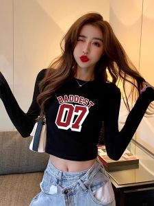 เสื้อยืดคอกลมแขนยาวทรงสลิมฟิตสำหรับผู้หญิง ผ้าฝ้ายแท้พิมพ์ลายสุดเท่สำหรับฤดูใบไม้ร่วงและฤดูหนาว เสื้อชั้นในลำลอง