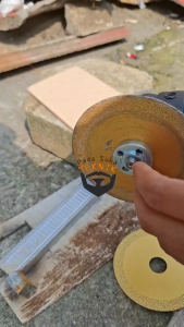Mesin Poles Kramik Kayu & Mata Mesin Pemotong Kaca: Panduan Lengkap\\n\\n Apa Itu Mesin Marble Cutter?\\n\\nMesin Marble Cutter adalah alat yang digunakan untuk memotong batu marmer dengan presisi tinggi. Dalam konteks ini, kita akan membahas tentang mesin pemotong marmer dan cara kerjanya, serta kelebihan dan kekurangan mesin tersebut.\\n\\n Fungsi Mesin Marble Cutter\\n\\nMesin Marble Cutter digunakan untuk memotong marmer, granit, dan batuan keras lainnya dengan presisi tinggi. Mesin ini dapat digunakan dalam berbagai aplikasi, mulai dari pembuatan batu permadani hingga pembuatan batu meja.\\n\\n Cara Kerja Mesin Marble Cutter\\n\\nMesin Marble Cutter bekerja dengan menggunakan mata potong yang dipasang pada roda pemotong. Mata potong tersebut kemudian diputar dengan kecepatan tinggi untuk memotong batu marmer dengan presisi tinggi. Mesin ini juga dilengkapi dengan sistem pendingin untuk menjaga suhu mata potong tetap rendah dan menghindari kerusakan pada batu marmer.\\n\\n Kelebihan dan Kekurangan Mesin Marble Cutter\\n\\nKelebihan Mesin Marble Cutter meliputi presisi tinggi, kemampuan memotong batu marmer dengan cepat dan efisien, serta fleksibilitas dalam penggunaannya. Namun, ada juga beberapa kekurangan Mesin Marble Cutter, seperti harga yang relatif mahal dan perawatan yang lebih rumit dibandingkan dengan alat pemotong lainnya.\\n\\n Alat Pemotong Kaca dan Kramik\\n\\nAlat pemotong kaca dan kramik digunakan untuk memotong kaca dan keramik dengan presisi tinggi. Dalam bagian ini, kita akan membahas tentang jenis-jenis alat pemotong kaca dan kramik, perawatan alat tersebut, serta suku cadang yang diperlukan.\\n\\n Jenis-Jenis Alat Pemotong Kaca dan Kramik\\n\\nAda beberapa jenis alat pemotong kaca dan kramik yang tersedia di pasaran, termasuk:\\n\\n- Mata Potong Kaca dan Kramik\\n- Alat Pemotong Kaca dan Kramik Manual\\n- Alat Pemotong Kaca dan Kramik Listrik\\n\\n Perawatan Alat Pemotong Kaca dan Kramik\\n\\nPerawatan alat pemotong kaca dan kramik sangat penting untuk menjaga performa dan umur pakai alat tersebut. Beberapa langkah perawatan yang bisa dilakukan antara lain:\\n\\n- Membersihkan alat secara rutin\\n- Menyimpan alat di tempat yang aman dan kering\\n- Mengganti suku cadang yang rusak atau aus\\n\\n Suku Cadang Alat Pemotong Kaca dan Kramik\\n\\nAda beberapa suku cadang yang diperlukan untuk alat pemotong kaca dan kramik, termasuk:\\n\\n- Mata Potong Kaca dan Kramik\\n- Roda Pemotong\\n- Sistem Pendingin\\n\\n Pemotong Serbaguna Multifungsi\\n\\nPemotong serbaguna multifungsi adalah alat yang dapat digunakan untuk memotong berbagai material, mulai dari kayu hingga besi. Dalam bagian ini, kita akan membahas tentang fungsi pemotong serbaguna multifungsi, cara kerjanya, serta kelebihan dan kekurangan alat tersebut.\\n\\n Fungsi Pemotong Serbaguna Multifungsi\\n\\nPemotong serbaguna multifungsi digunakan untuk memotong berbagai material, mulai dari kayu hingga besi. Alat ini dapat digunakan dalam berbagai aplikasi, mulai dari pembuatan furniture hingga pembuatan komponen mesin.\\n\\n Cara Kerja Pemotong Serbaguna Multifungsi\\n\\nPemotong serbaguna multifungsi bekerja dengan menggunakan mata potong yang dipasang pada roda pemotong. Mata potong tersebut kemudian diputar dengan kecepatan tinggi untuk memotong material dengan presisi tinggi. Alat ini juga dilengkapi dengan sistem pendingin untuk menjaga suhu mata potong tetap rendah dan menghindari kerusakan pada material.\\n\\n Kelebihan dan Kekurangan Pemotong Serbaguna Multifungsi\\n\\nKelebihan Pemotong Serbaguna Multifungsi meliputi fleksibilitas dalam penggunaannya, kemampuan memotong berbagai material dengan presisi tinggi, serta kemudahan dalam pengoperasian. Namun, ada juga beberapa kekurangan Pemotong Serbaguni Multifungsi, seperti harga yang relatif mahal dan perawatan yang lebih rumit dibandingkan dengan alat pemotong lainnya.\\n\\n Suku Cadang Mesin Pemotong\\n\\nSuku cadang mesin pemotong sangat penting untuk menjaga performa dan umur pakai mesin tersebut. Dalam bagian ini, kita akan membahas tentang jenis-jenis suku cadang mesin pemotong, perawatan suku cadang, serta cara memilih suku cadang yang tepat.\\n\\n Jenis-Jenis Suku Cadang Mesin Pemotong\\n\\nAda beberapa jenis suku cadang mesin pemotong yang diperlukan, termasuk:\\n\\n- Mata Potong\\n- Roda Pemotong\\n- Sistem Pendingin\\n\\n Perawatan Suku Cadang Mesin Pemotong\\n\\nPerawatan suku cadang mesin pemotong sangat penting untuk menjaga performa dan umur pakai mesin tersebut. Beberapa langkah perawatan yang bisa dilakukan antara lain:\\n\\n- Membersihkan suku cadang secara rutin\\n- Menyimpan suku cadang di tempat yang aman dan kering\\n- Mengganti suku cadang yang rusak atau aus\\n\\n Memilih Suku Cadang Mesin Pemotong yang Tepat\\n\\nMemilih suku cadang mesin pemotong yang tepat sangat penting untuk menjaga performa dan umur pakai mesin tersebut. Beberapa hal yang perlu dipertimbangkan antara lain:\\n\\n- Jenis material yang akan dipotong\\n- Ukuran dan bentuk material yang akan dipotong\\n- Kualitas suku cadang\\n\\n Suku Cadang Pemotong\\n\\nSuku cadang pemotong sangat penting untuk menjaga performa dan umur pakai alat tersebut. Dalam bagian ini, kita akan membahas tentang jenis-jenis suku cadang pemotong, perawatan suku cadang, serta cara memilih suku cadang yang tepat.\\n\\n Jenis-Jenis Suku Cadang Pemotong\\n\\nAda beberapa jenis suku cadang pemotong yang diperlukan, termasuk:\\n\\n- Mata Potong\\n- Roda Pemotong\\n- Sistem Pendingin\\n\\n Perawatan Suku Cadang Pemotong\\n\\nPerawatan suku cadang pemotong sangat penting untuk menjaga performa dan umur pakai alat tersebut. Beberapa langkah perawatan yang bisa dilakukan antara lain:\\n\\n- Membersihkan suku cadang secara rutin\\n- Menyimpan suku cadang di tempat yang aman dan kering\\n- Mengganti suku cadang yang rusak atau aus\\n\\n Memilih Suku Cadang Pemotong yang Tepat\\n\\nMemilih suku cadang pemotong yang tepat sangat penting untuk menjaga performa dan umur pakai alat tersebut. Beberapa hal yang perlu dipertimbangkan antara lain:\\n\\n- Jenis material yang akan dipotong\\n- Ukuran dan bentuk material yang akan dipotong\\n- Kualitas suku cadang\