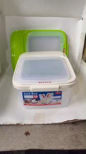 tempat simpan beras /rice box / kotak simpan beras 10 KG merek asvita