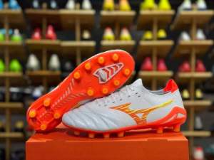 New พร้อมส่ง รองเท้าฟุตบอล รองเท้าสตั้ด สินค้าตรงปกถ่ายจากภาพจริง แถมฟรีกล่องดันทรง