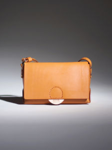 Handcrafted Leather Small Square Bag Womens Crossbody Top Layer Tanned Cowhide High-End Sensation Commuting Large Capacity