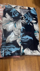 พร้อมส่ง เสื้อสงกรานต์ เสื้อฮาวาย เสื้อเชิ๊ตคอปกแขนสั้น เสื้อผ้าผู้ชาย เสื้อคอปกกระดุมผ่ากลาง เสื้อแขนสั้น เสื้อลายดอก ผ้าสปันพิมส์ ลายชบาดอกขาว 07