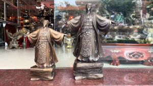 Tượng Khổng Minh Đón Gió Đông Bằng Đồng Cao 46cm RxC: 40x46cm. Nặng 8kg