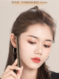 Long-Lasting Waterproof Fine Tip Eyeliner Pen for Beginners Easy to Use Eye Makeup That Enhances Your Natural Beauty