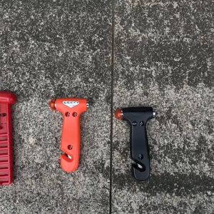 ค้นหาที่ทุบกระจกรถยนต์ Marino พร้อมใบมีดตัดสายคาดนิรภัย No.Y1842