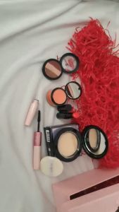Set quà tặng B6 - Bộ trang điểm 5 trong 1 Hàn Quốc đầy đủ phấn phủ mascara son lì má hồng và phấn mắt bộ quà tặng mỹ phẩm sinh nhật Valentine 8/3 Noel