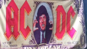 ผ้าตกแต่งห้อง ผ้าธง ลาย ACDC วงดนตรียอดฮิต คลาสสิก ตำนาร ขนาดใหญ่ 120*80 ซม