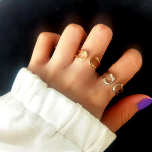 แหวนเปิดสำหรับผู้หญิง แหวนทรงเรขาคณิตดีไซน์เรียบง่าย แหวนทองชุบทอง แหวนแฟชั่น แหวนนิ้วสไตล์ใหม่ แหวนโลหะผสม