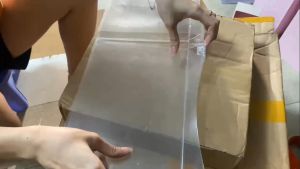 Hộp Mica Trong Suốt Đế Trắng Nắp Trắng Đựng Quà Tặng Bánh Sinh Nhật Gấu Bông