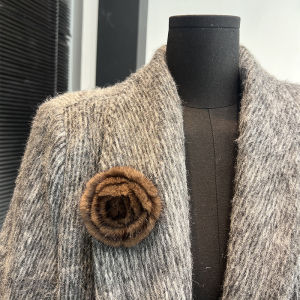 Real Mink Hair Flower Brooch Female Minimalist Fashion High-End Sweater Pin Accessories Clothes Scarf Decorations Accessories