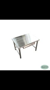 CMS โต๊ะสแตนเลสมีลิ้นชัก ขนาด50*70ซม.สูง50ซม. ความหนา1มม คานล่างอยู่ด้านข้าง.