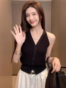 DUOFEIYAN | Elegant Black V-Neck Knit Vest Short Top