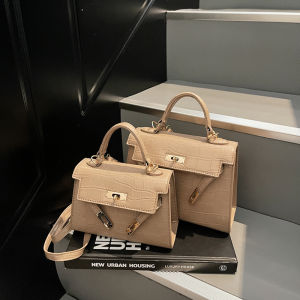 Elegant White Crossbody Bag Womens Handbag Fashion Trend Lock Buckle Closure Soft Handle Casual Leisure Small Square Bag