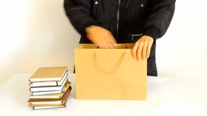 Túi giấy kraft có quai dày dặn đựng quà tặng hoa đồ handmade | Xiaoxingyarn