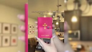 Soft Leather Holy Card Holder Slim Pocket Prayer Organizer with Snap Closure Suitable for Believers Commute Carry
