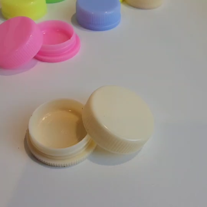 🎗️1 ห่อ (100 อัน)🎗️ ตลับพลาสติก 5 กรัม มี สีครีม สีเขียว สีฟ้า สีชมพู สีเหลือง ตลับครีม ตลับใส่ยา