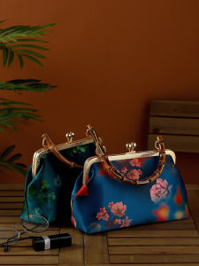 Túi Xách Tay Thủ Công Bằng Vải Lụa Hương Nguyên Bản 2022 Túi Hanfu Cổ Điển Cho Nữ Túi Tiệc Túi Cờ Hoa Túi Cầm Tay Họa Tiết Hoa