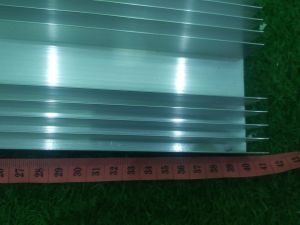 Heatsink heatsing pendingin Rangkaian power amplifier Aluminium 5sirip 40cm ukuran 40x9.4x2.5 Tebal 1mm