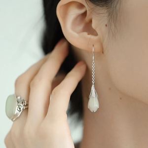 925 Silver Vintage Chinese Style Turan Peach Blossom Earrings Womens Fashionable Versatile Simple Elegant Ear Hooks