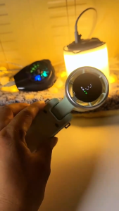 พัดลมมินิพกพา 3-in-1 สุดอเนกประสงค์! ความเย็นครบจบในตัวเดียว แรงลมแรงเวอร์ เงียบกริบ ปรับระดับความแรงได้ 5 ระดับ คล้องคอได้ สะดวกมือ