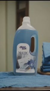 Promo Deterjen Cair Laundry Botol 1 Liter dan Gratis Gift Pewangi Laundry Sakura Clenz Glow