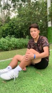 Giày thể thao Wika 3 sọc giày đá bóng sân cỏ nhân tạo đế khâu chống trơn