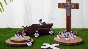 10 Pcs Mini Jesus Figures Jesus Loves You Christ Toys Little Christ Figures to Hide and Seek Sunday School Religious Party Favors Gift(Multicolor)