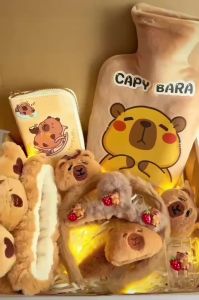 Túi Chườm Nóng 500ml Hình Gấu Capybara – Bình Chườm Giữ Nhiệt Vải Nhung Siêu Mềm An Toàn Dễ Thương