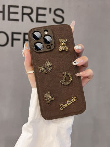 15Pro Max Phone Case Autumn Winter New Style 14 Leather Texture Bear Internet Famous Niche High-End Feel 13Pro Full Cover Anti-Fall 12 Cartoon XR Cute XS Max Retro 11 Womens Model