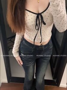 Dream Clothes👚เสื้อยืดแขนยาวผู้หญิง✨เสื้อยืดเข้ารูป รูปแบบลายจุด เสื้อยืดแฟชั่นเซ็กซี่คอวี