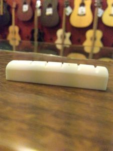 Nut กระดูกวัวแท้ กีต้าร์โปร่ง/กีต้าร์ไฟฟ้าทรงLp/ SG แถมPick 2 ชิ้น