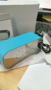 Loa Bluetooth Mini Kiêm Đồng Hồ Mặt Gương Sáng Bóng Sang Trọng