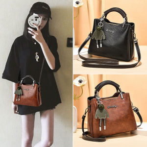 กระเป๋าสะพายข้าง PU หนังสังเคราะห์สไตล์ยุโรปและอเมริกัน ทรงสี่เหลี่ยม กว้าง น้ำหนักเบา กระเป๋าสะพายข้างสำหรับวัยรุ่น ปิดด้วยซิป กระเป๋าถือขนาดกลาง