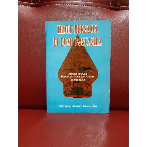 hidup bersama di bumi pancasila